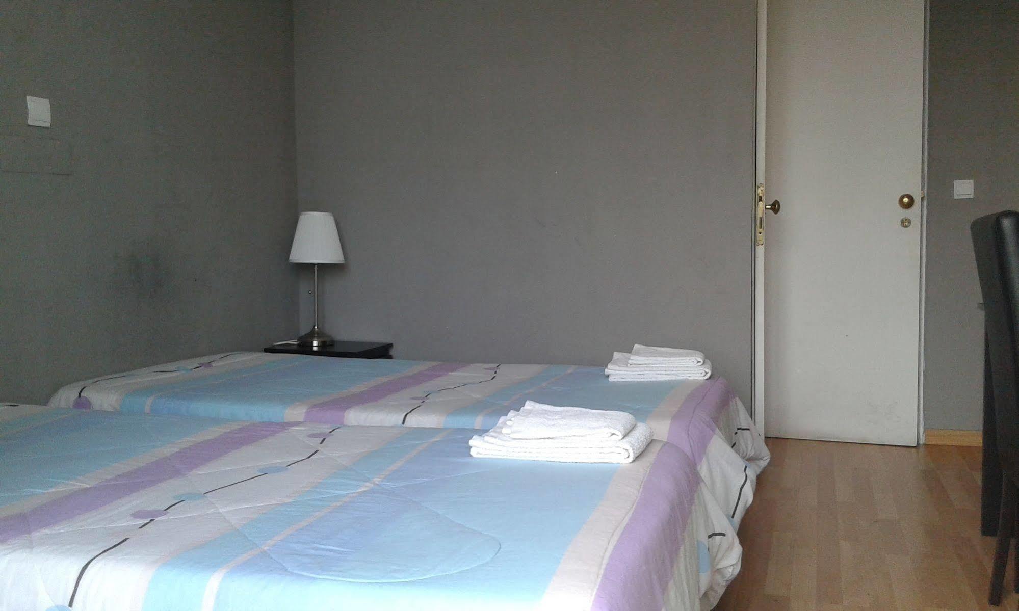 Pensao Beira Minho Hotel Lisbon Luaran gambar